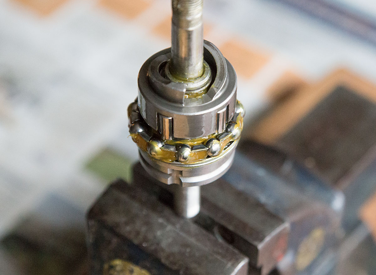 Freewheel mechanism roller lock assembled